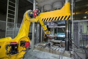 Robot de pintura PIMC en prensa — Composites Martiartu
